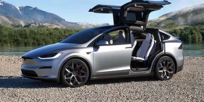 Tesla updates Model X and Model S—with a big price increase