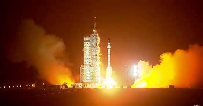 Veteran taikonaut, 2 rookies launched on long-duration Chinese space station flight