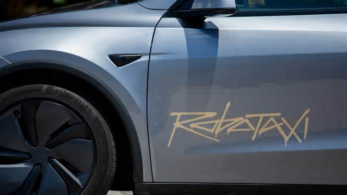 Tesla's Robotaxi Service Hits the Road in Austin, With Riders Sharing Their Experiences