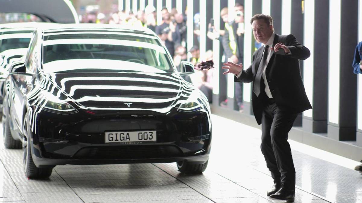 Tesla shareholders respond to latest push against Elon Musk