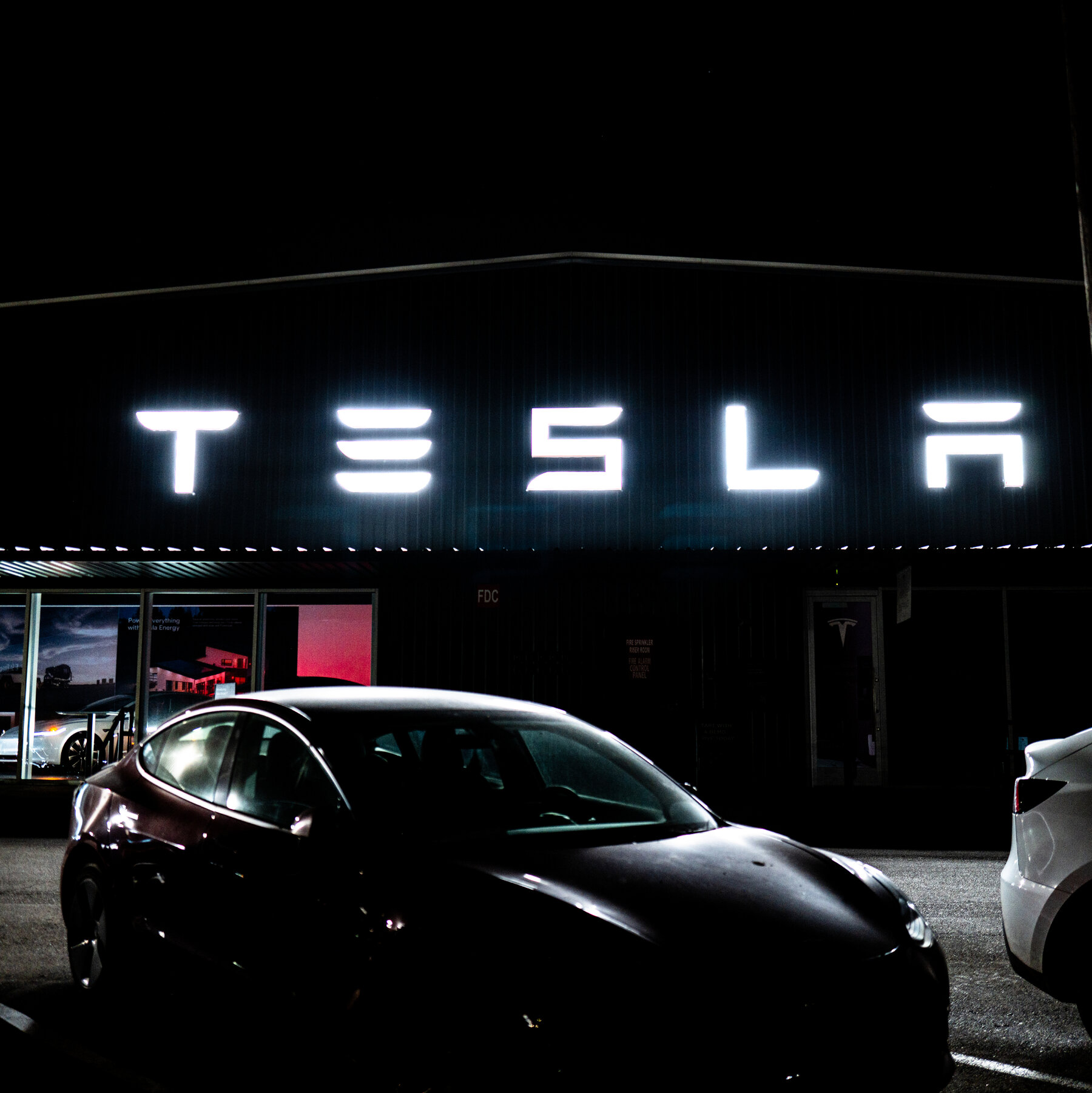 Tesla Car Sales Dropped 9% in 2025 and Fell Behind China’s BYD