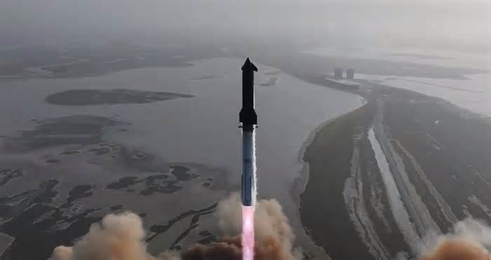 SpaceX Starship avoids explosive fate of last 2 launches, but still suffers demise midflight