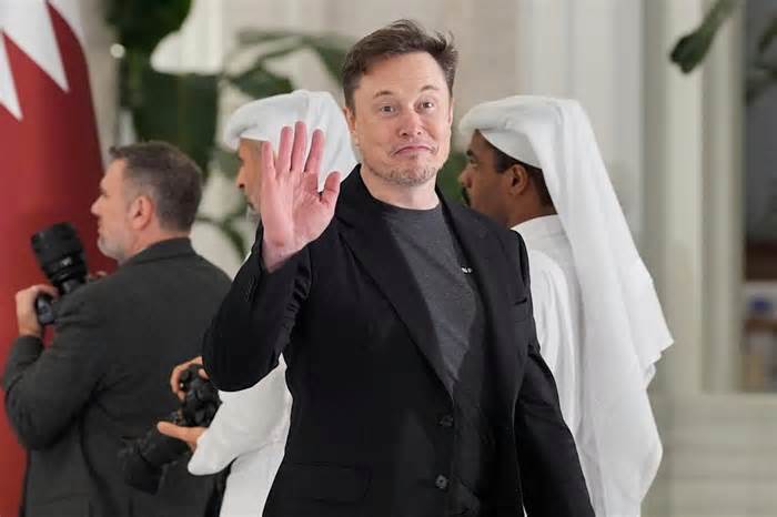Why Tesla is in trouble — aside from CEO Elon Musk's behavior