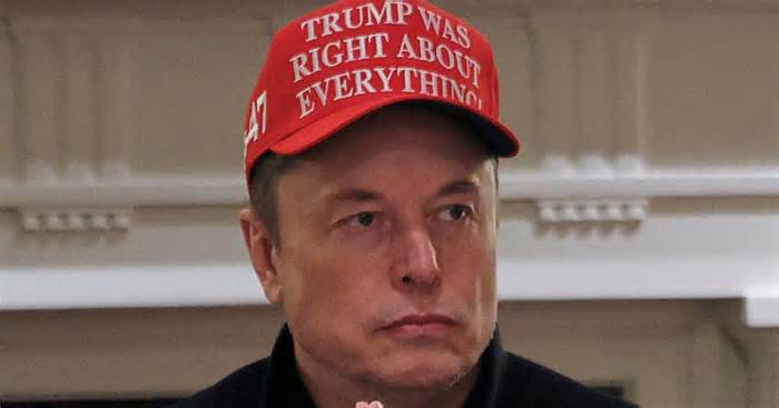 Elon Musk’s Tesla Sales Utterly Collapse In Europe, Even As EV Market Surges