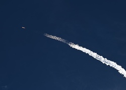 Vandenberg Launches the Falcon 9 Starlink 11-25 Mission [Image 3 of 4]