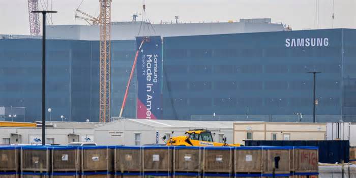 Musk says Tesla is the unnamed client in Samsung’s $16.5 billion microchip deal