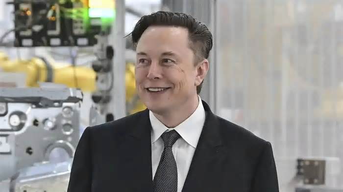 Elon Musk Pushes SpaceX Mars Mission To 2028–2030 Amid Delays: Here's What We Know