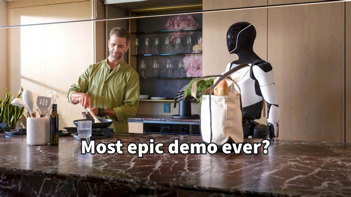 Musk promises "most epic demo ever" and everyone mistakenly thinks of Tesla Roadster