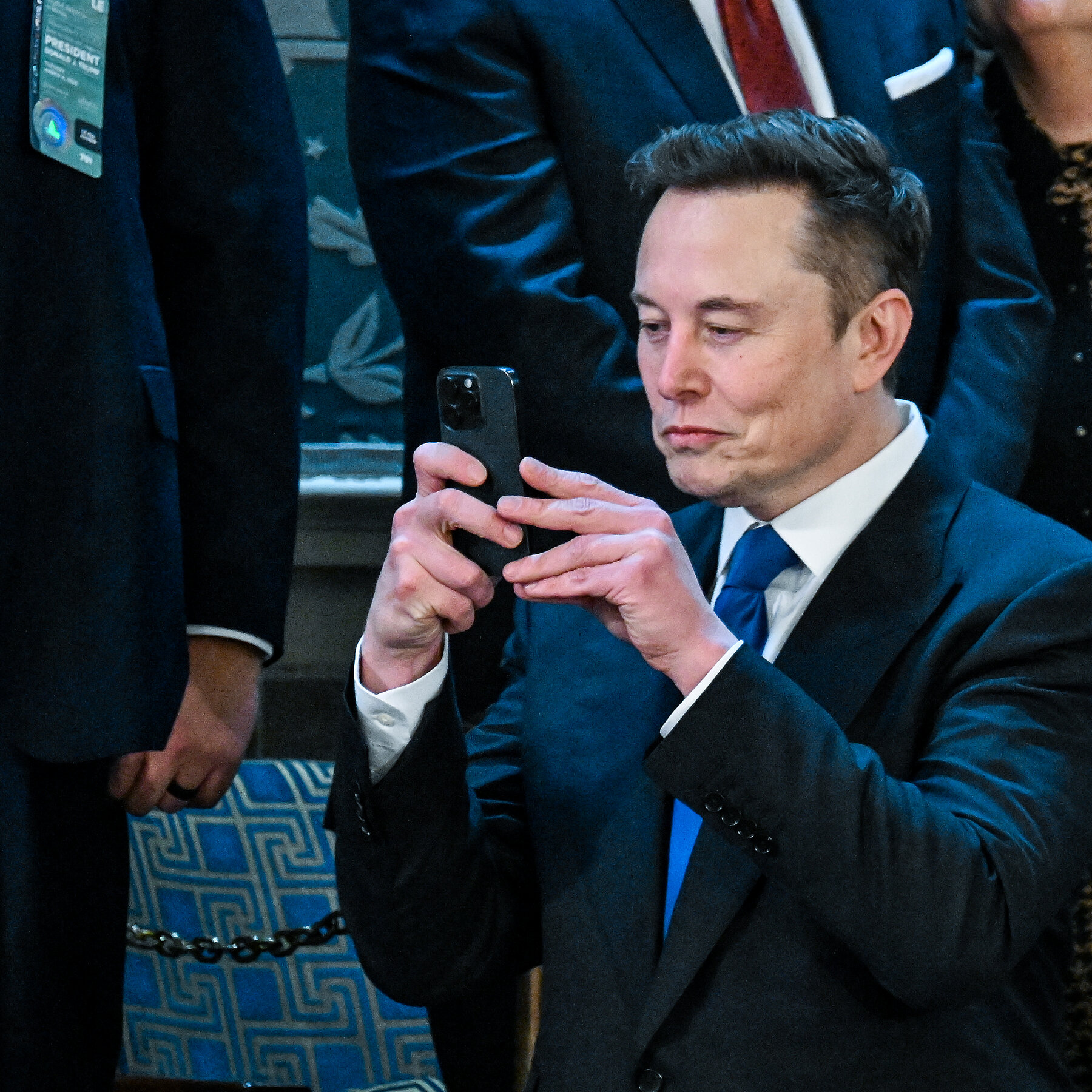 Elon Musk Assails Sam Altman on Social Media Before OpenAI Trial Opens