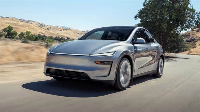 2026 Tesla Model Y Long Range AWD First Test: Does the Juniper Update Make Significant Improvements?