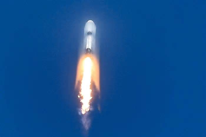 SpaceX late-night rocket launch: Where to watch from Daytona, New Smyrna Beach, Oak Hill