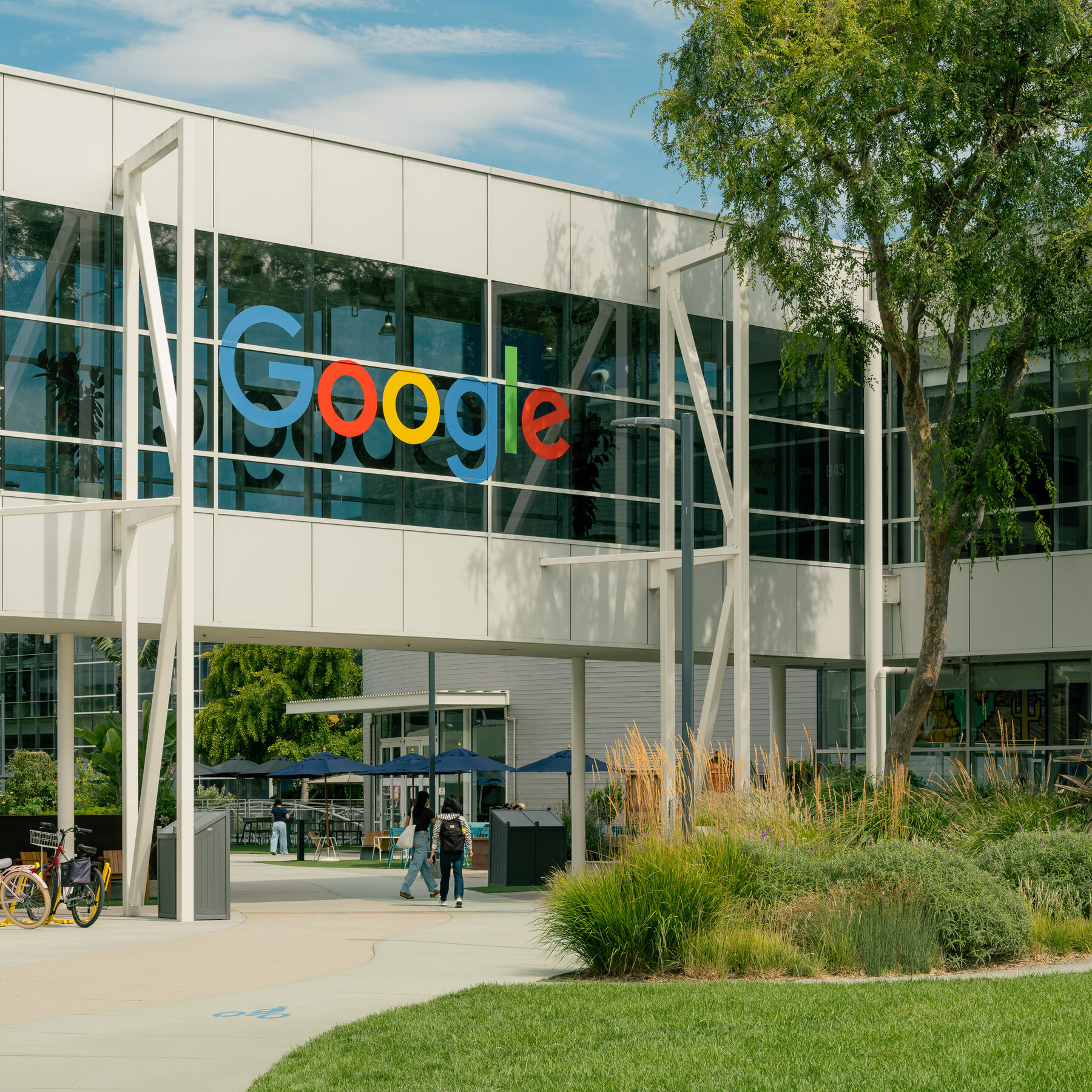 Google Signs A.I. Deal With the Pentagon