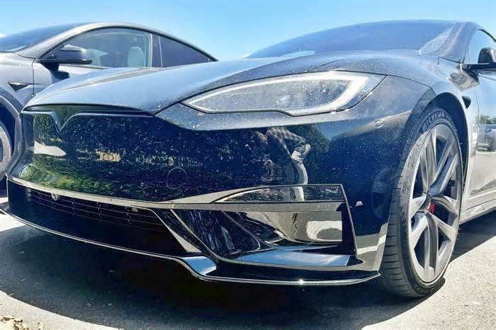 New Tesla Model S Spotted—and It’s Basically the Old One