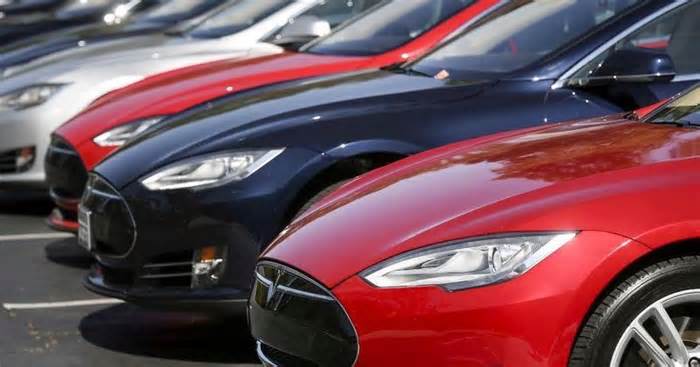 Tesla sued over Model S crash that killed three in New Jersey