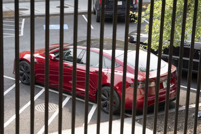Tesla to launch robotaxis in Austin