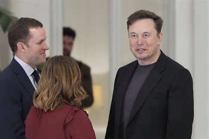 Tesla's Reputation Plummets in Major Poll