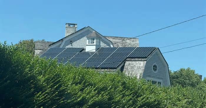 As rooftop solar gets hammered, virtual power plants offer a way forward
