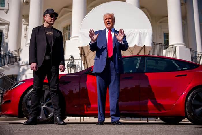 Tesla prices down 8%, largest used-car drop among all brands