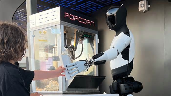 Why Hands Are a Handful for Tesla's Humanoid Robots