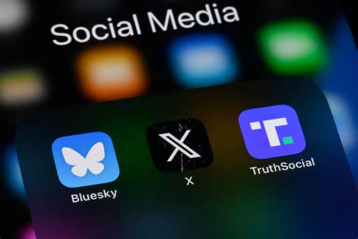 X (Twitter) restores service after global outage