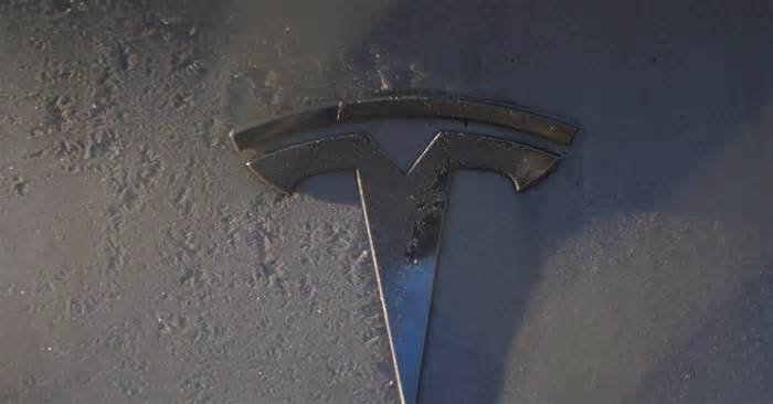 Tesla's sales in Sweden fall 53.7% year-on-year in May