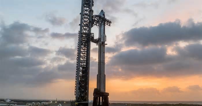 SpaceX loses contact with its Starship on 9th test flight after last 2 went down in flames