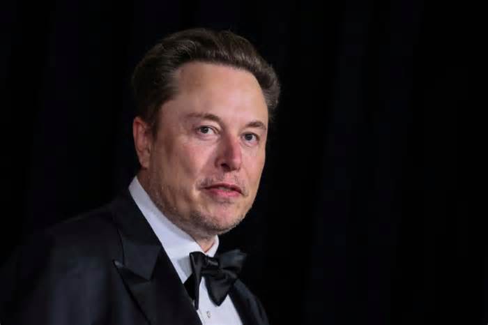 Tesla CEO Elon Musk in China for talks