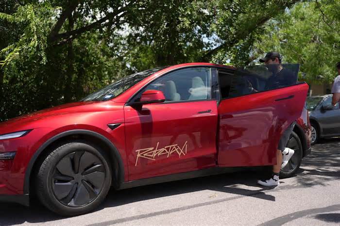 Tesla stock pops 8% after 'foundational' robotaxi launch in Austin