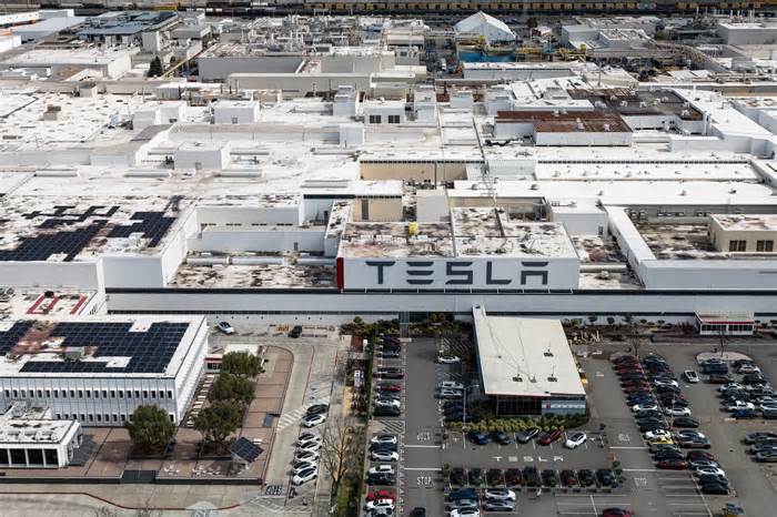 Tesla's Q2 Deliveries: Inevitable Decline Slows, U.S. And Western Deliveries Rise