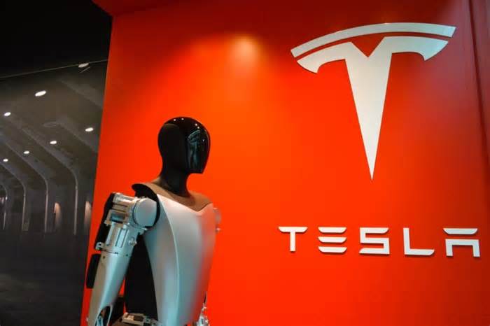 Tesla Is One Of 'The Two Best Physical AI Plays,' Says Dan Ives As He Expects $2 Trillion In Valuation: 'We're Not Even Factoring Optimus'