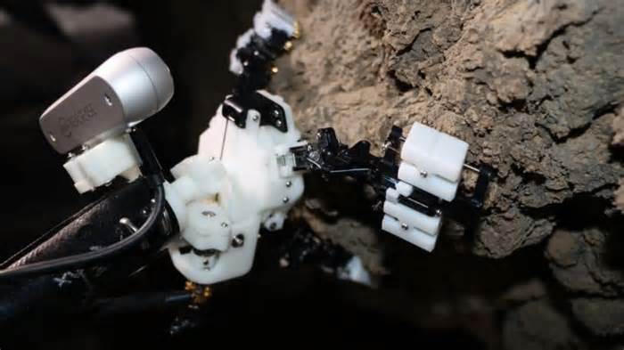 Spider-like robot could crawl into Mars’ congested caves to search life