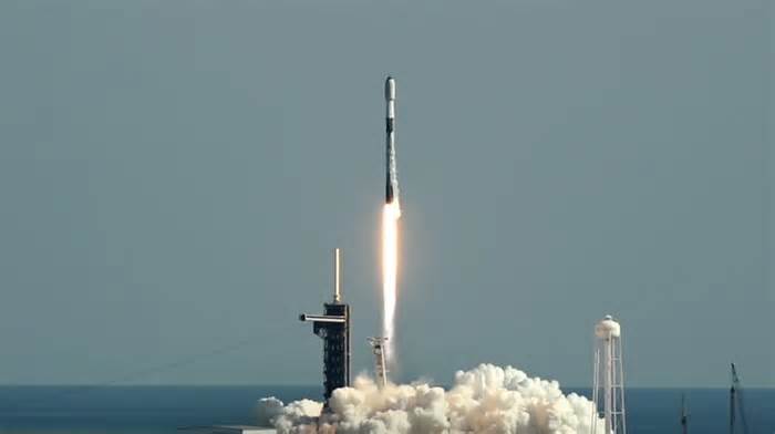 SpaceX gets back to work with Falcon 9 launch from KSC