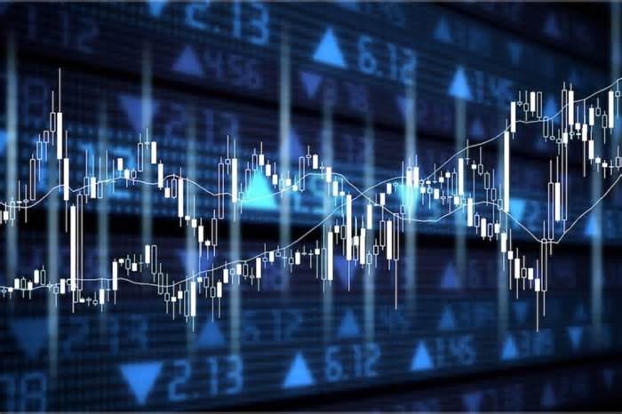 Mullen Automotive, Applied Digital, MongoDB, Netflix, Tesla: Why These 5 Stocks Are On Investors' Radars Today