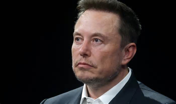 Elon Musk lashes out after popular Wall Street analyst makes recommendations to Tesla board: 'Shut up'