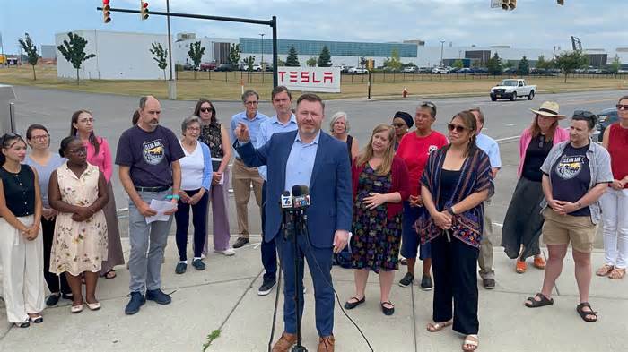 Local community advocates call for 'fresh start' at Tesla Gigafactory in South Buffalo