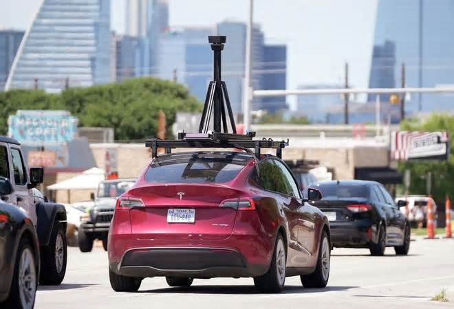 Tesla’'s Austin factory to pause Cybertruck, Model Y production for a week