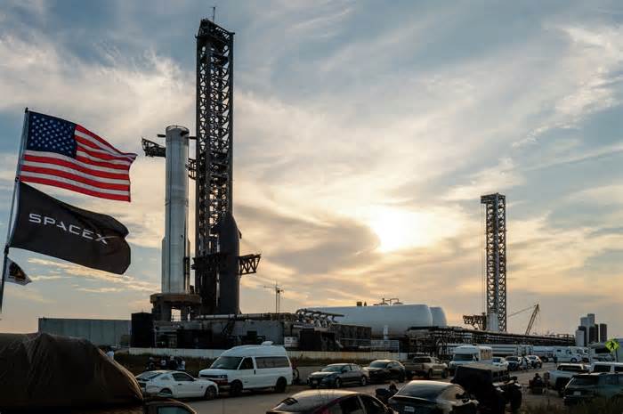 OSHA investigating crane collapse at SpaceX's South Texas site