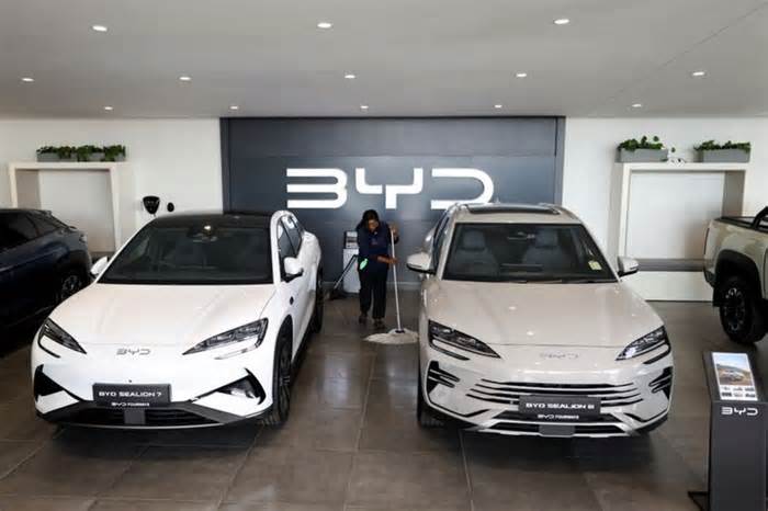 Why China's Auto, Tech Giants Threaten Tesla’s Self-Driving Future