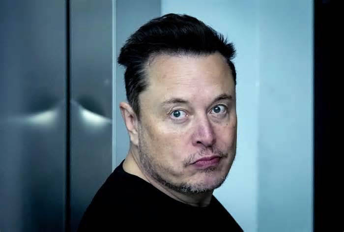 Elon Musk talks Mars, AI, and threats to civilization — but not a word of Tesla
