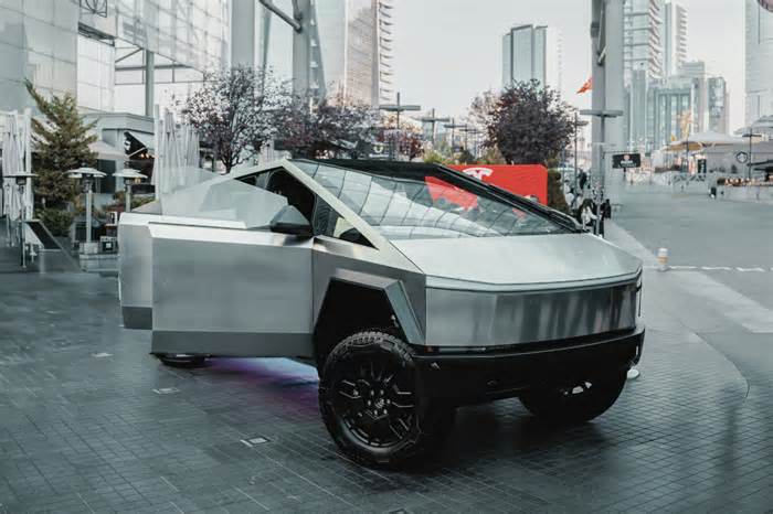 Production Pause or PR Pivot? Tesla's Robotaxi Buzz Could Be Hiding Bigger Cybertruck Problems