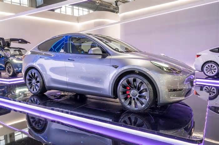 Longer-Range Tesla Model Y Keeps Competitive Price, Lease