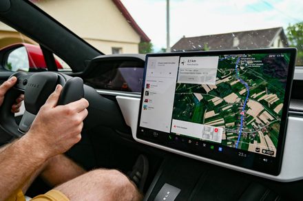 Tesla is adding a new alert to stop you from leaving your phone behind